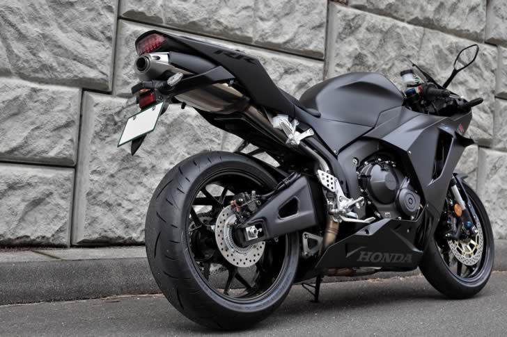 CBR600RR(8BL-PC40)右リアビュー