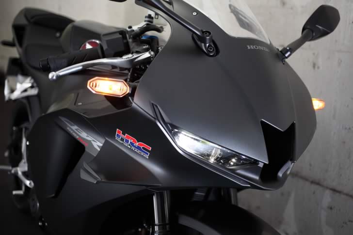 CBR600RR(8BL-PC40)ヘッドライトサイド