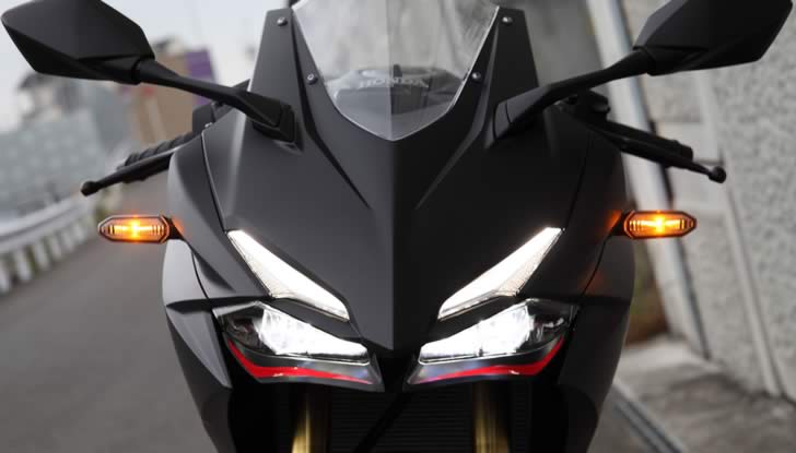 CBR250RRヘッドライト