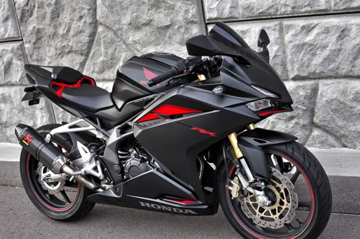 CBR250RRブラックスクリーン