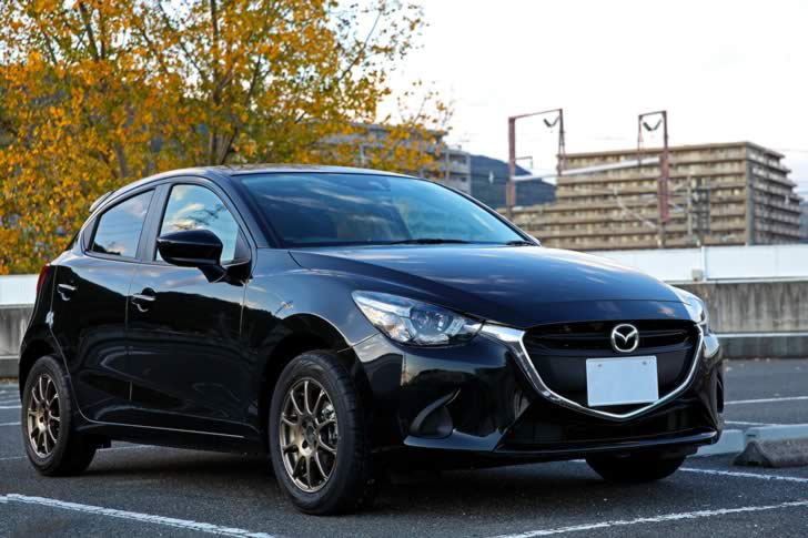 MAZDA2