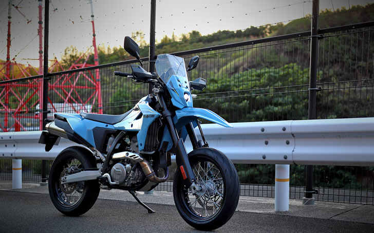 DR-Z4SM（ER1AH）アドベンチャーカスタム