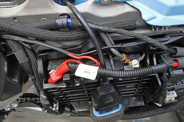 DR-Z4SM(ER1AH)防水電源ユニットとバッテリーの接続