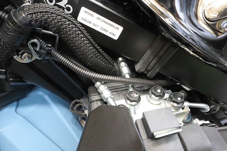 DR-Z4SM(ER1AH)配線の固定