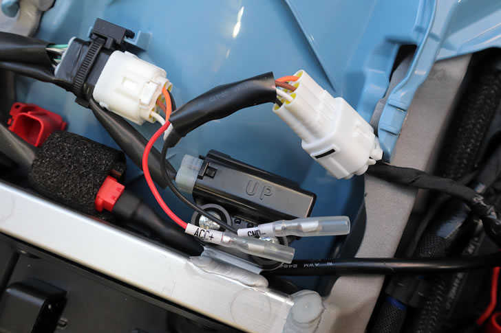 DR-Z4SM(ER1AH)リアの電源取り出しハーネス接続