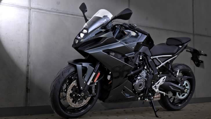 GSX-8R(EM1AA)