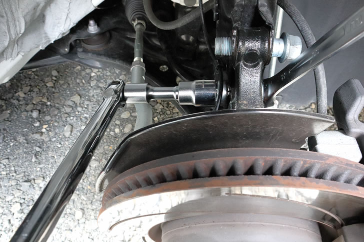 キャリパーを避ける工具