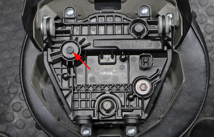 KLX230SHERPA（LX232A)ヘッドライト光軸調整ボルト