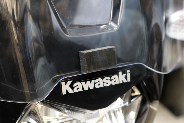 KLX230SHERPA（LX232A)ウインドスクリーンとクッションテープ