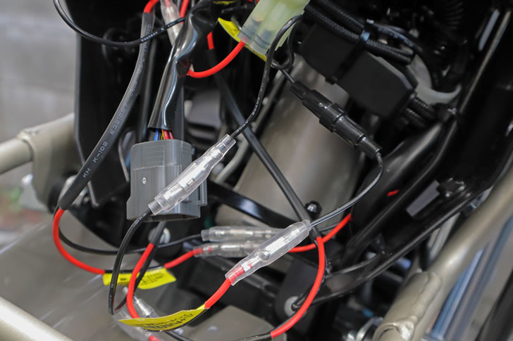 KLX230SHERPA（LX232A)USB電源の電源接続
