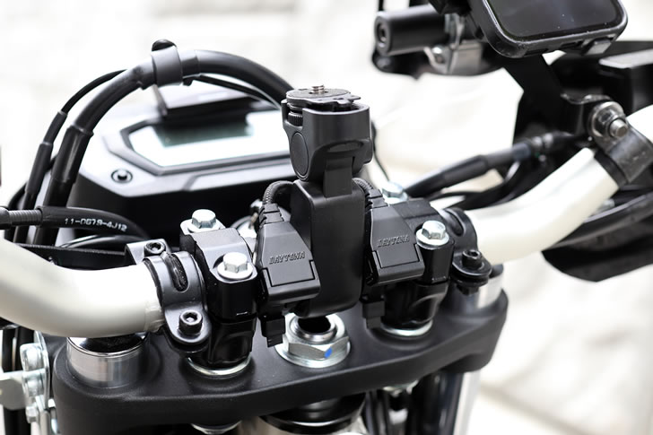 KLX230SHERPA（LX232A)USB電源とマウントステー