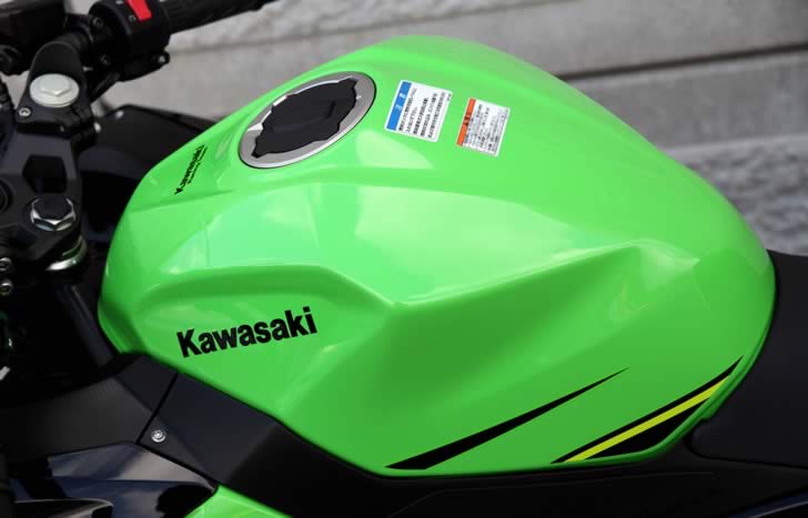 Ninja400燃料タンク