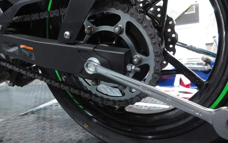 Ninja400アクスルシャフト