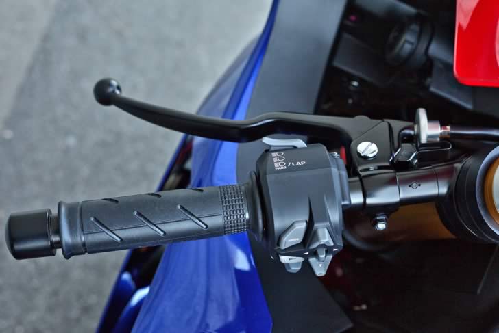 CBR1000RR-Rライト切り替えボタン