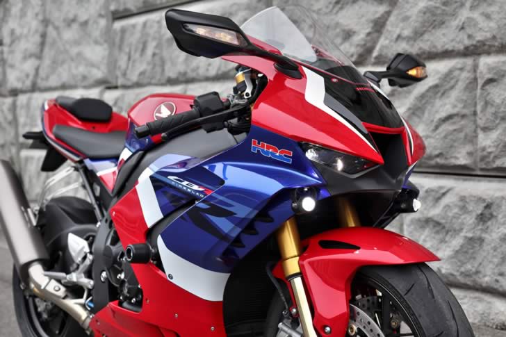 CBR1000RR-Rコーナリングライト