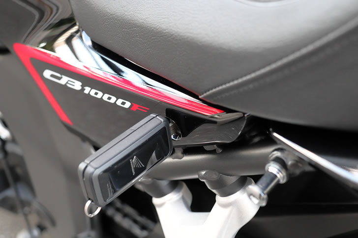 CB1000F(SC94)キーシリンダー
