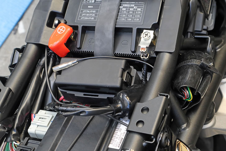 CB1000F(SC94)電源取り出しハーネスの末端