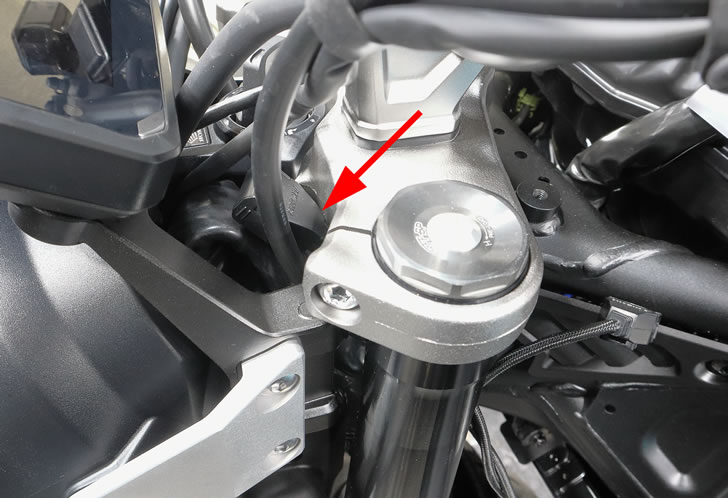 CB1000F(SC94)USB電源の取付