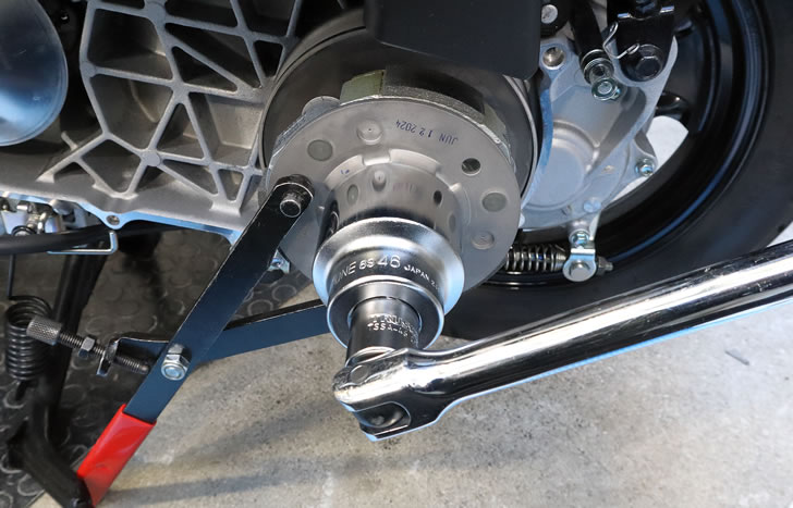 JOG125（SEJ5J)クラッチナット取り外し