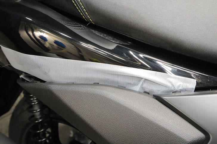 NMAX155（SG92J)リアサイドカバーの養生