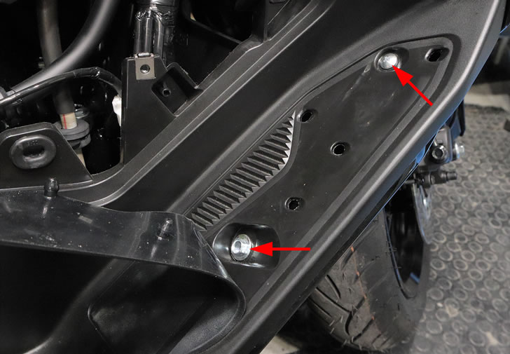 NMAX155（SG92J)ステップ上部