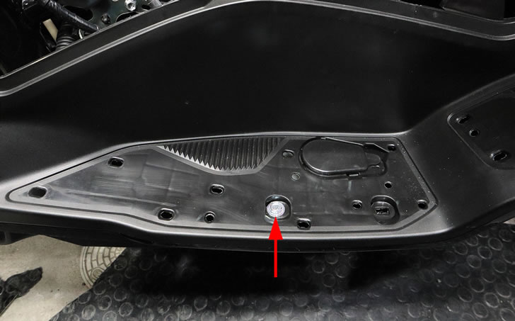 NMAX155（SG92J)ステップ下部