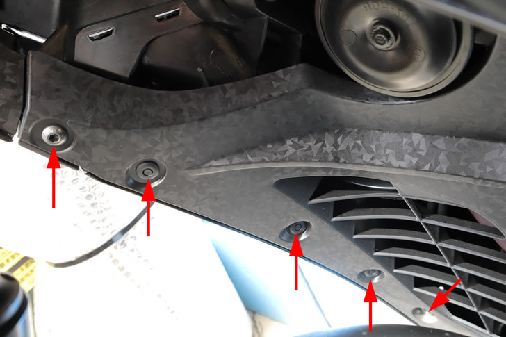 NMAX155（SG92J)センターロアカバー上部