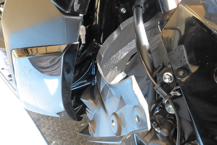 NMAX155（SG92J)センターロアカバー取外し