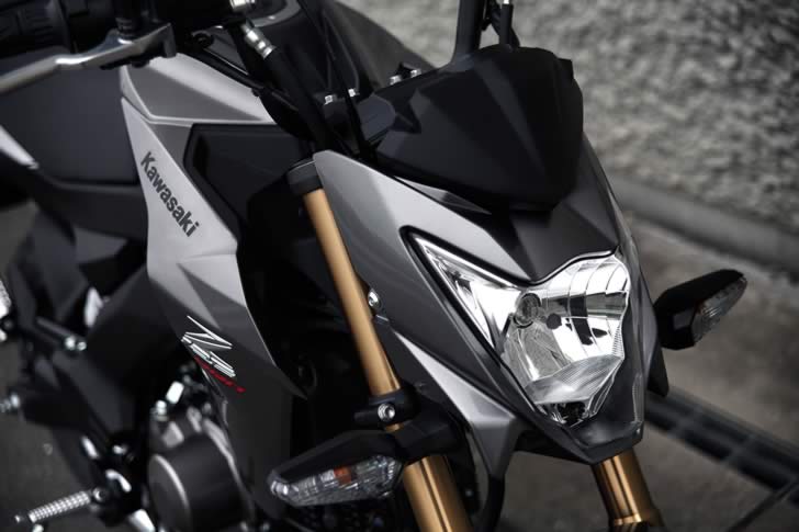 Z125PROのヘッドライト